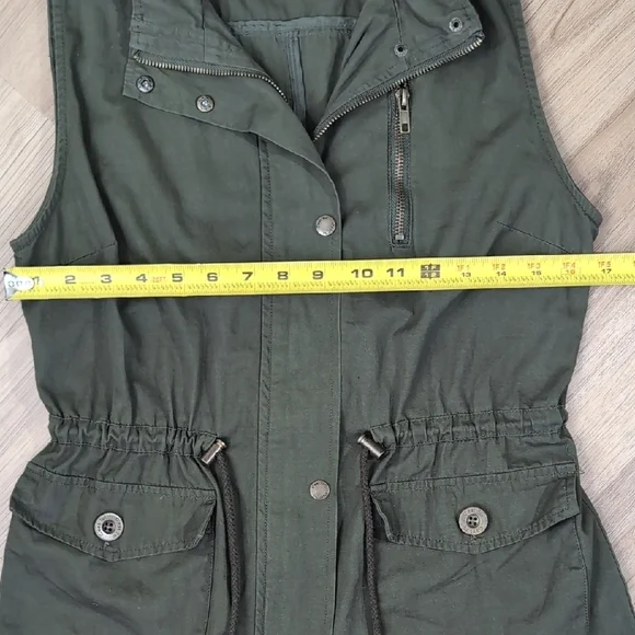 Forest Green Utility Jacket with Hood and Zipper Closure - Picture 3 of 6